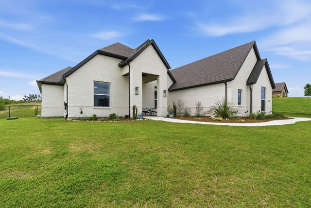 404 Oak Meadow Lane, Weatherford, TX 76085