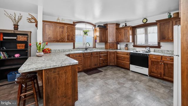 350 MIDDLE RD, Millersburg, PA 17061
