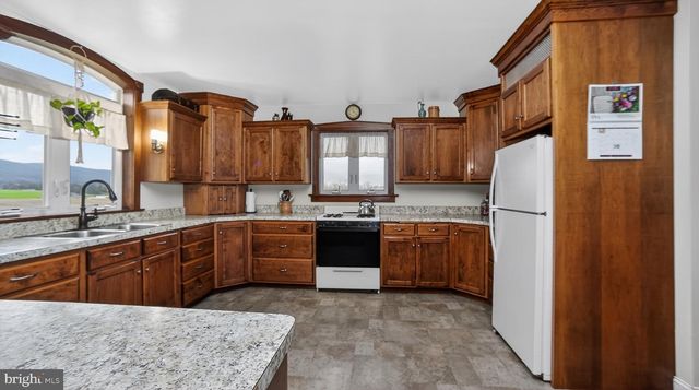 350 MIDDLE RD, Millersburg, PA 17061