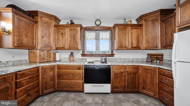 350 MIDDLE RD, Millersburg, PA 17061