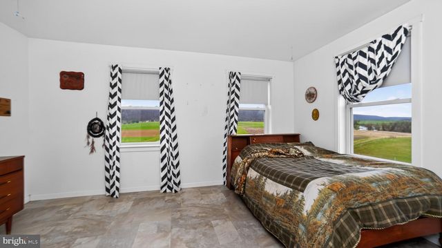 350 MIDDLE RD, Millersburg, PA 17061
