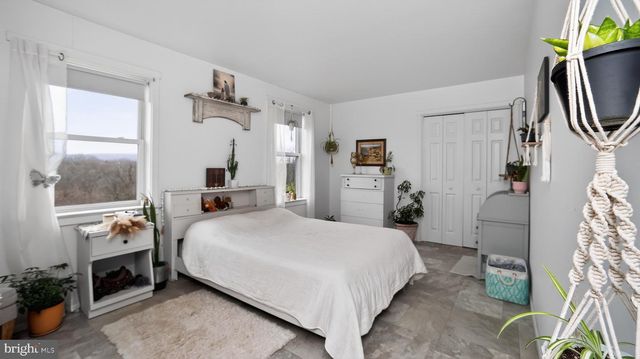 350 MIDDLE RD, Millersburg, PA 17061
