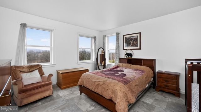 350 MIDDLE RD, Millersburg, PA 17061