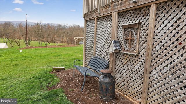 350 MIDDLE RD, Millersburg, PA 17061