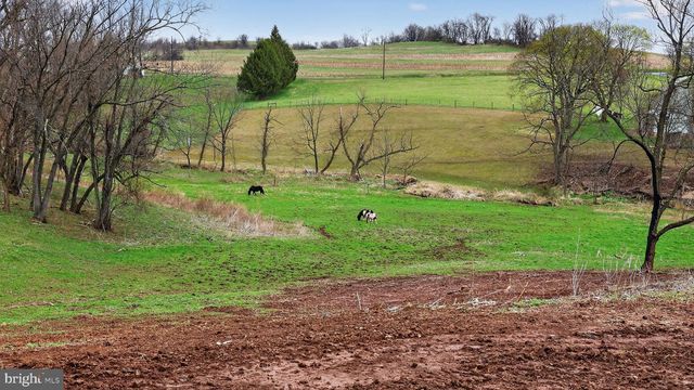 350 MIDDLE RD, Millersburg, PA 17061