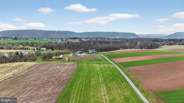 350 MIDDLE RD, Millersburg, PA 17061