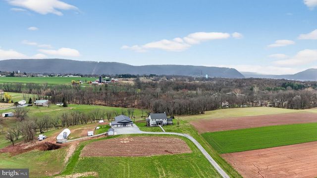 350 MIDDLE RD, Millersburg, PA 17061