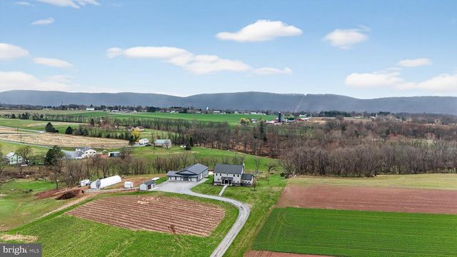 350 MIDDLE RD, Millersburg, PA 17061