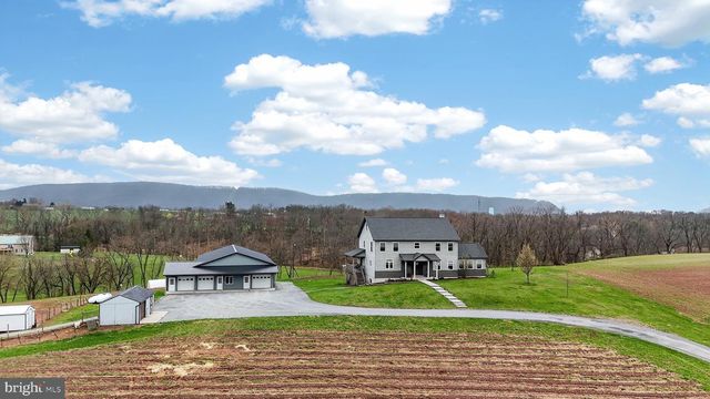 350 MIDDLE RD, Millersburg, PA 17061