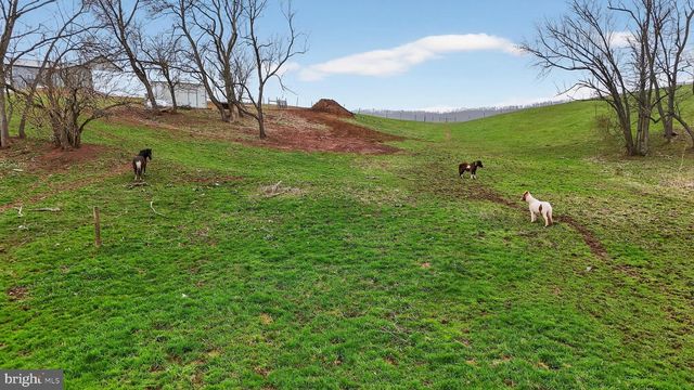350 MIDDLE RD, Millersburg, PA 17061