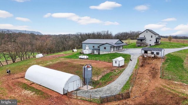 350 MIDDLE RD, Millersburg, PA 17061