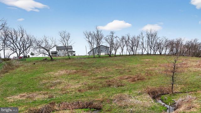 350 MIDDLE RD, Millersburg, PA 17061