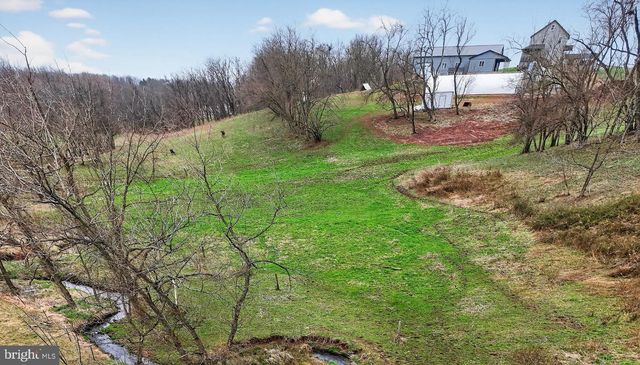 350 MIDDLE RD, Millersburg, PA 17061