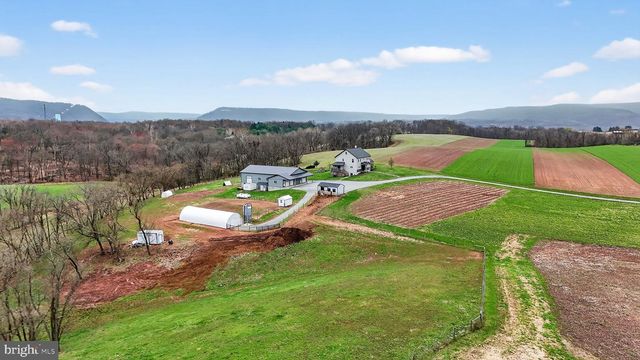 350 MIDDLE RD, Millersburg, PA 17061
