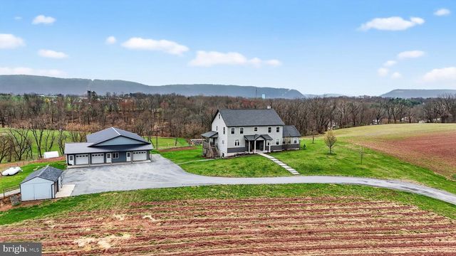 350 MIDDLE RD, Millersburg, PA 17061