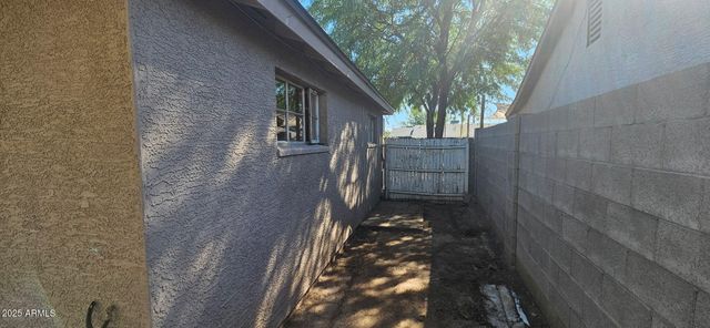 4634 W WELDON Avenue, Phoenix, AZ 85031