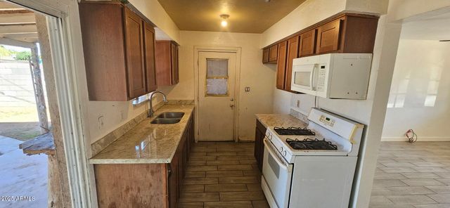 4634 W WELDON Avenue, Phoenix, AZ 85031