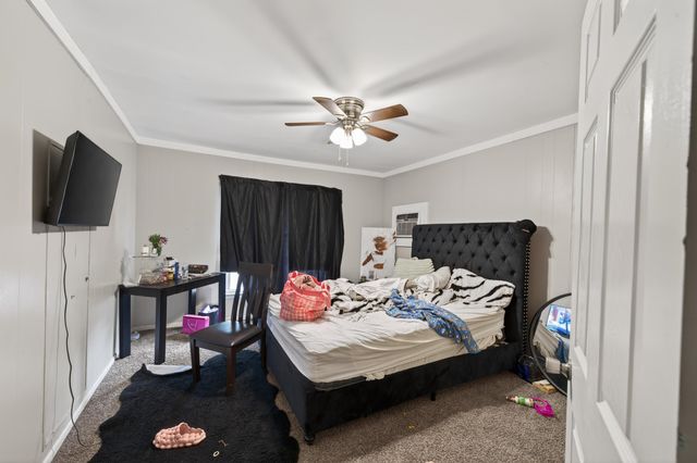 1423 S Market, Wichita, KS 67211