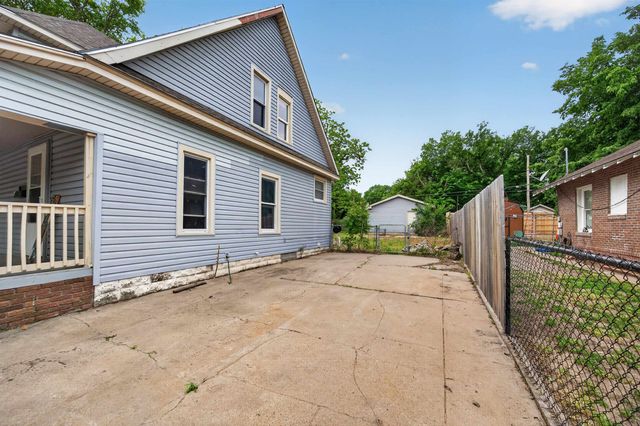 1423 S Market, Wichita, KS 67211
