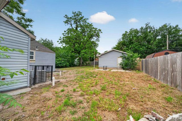 1423 S Market, Wichita, KS 67211