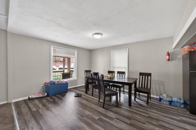 1423 S Market, Wichita, KS 67211