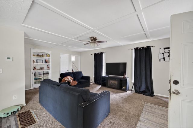 1423 S Market, Wichita, KS 67211
