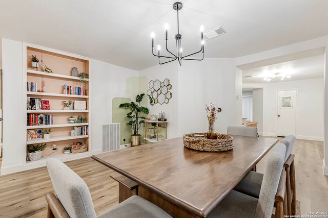 7035 Valmont, San Antonio, TX 78240