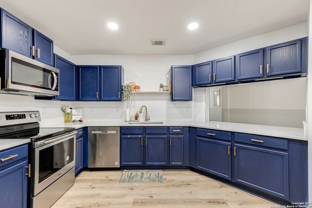 7035 Valmont, San Antonio, TX 78240