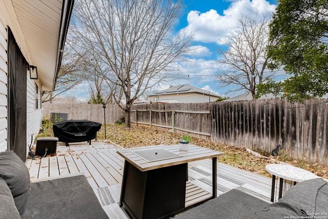 7035 Valmont, San Antonio, TX 78240