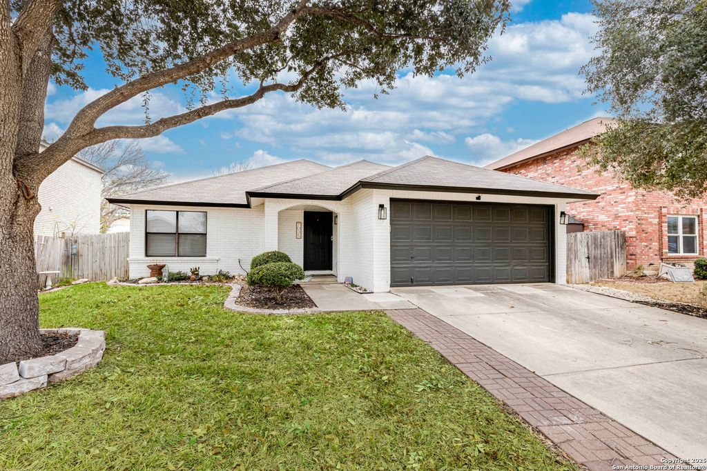 7035 Valmont, San Antonio, TX 78240