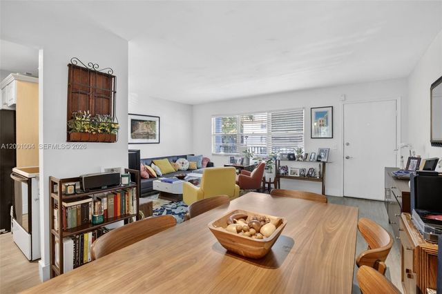 101 SW 132nd Way 213J, Pembroke Pines, FL 33027