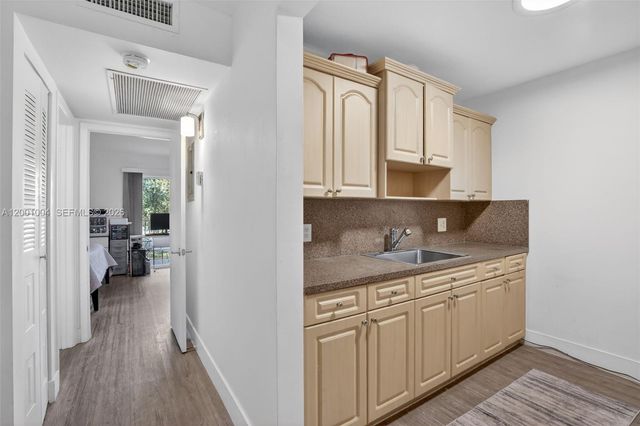 101 SW 132nd Way 213J, Pembroke Pines, FL 33027