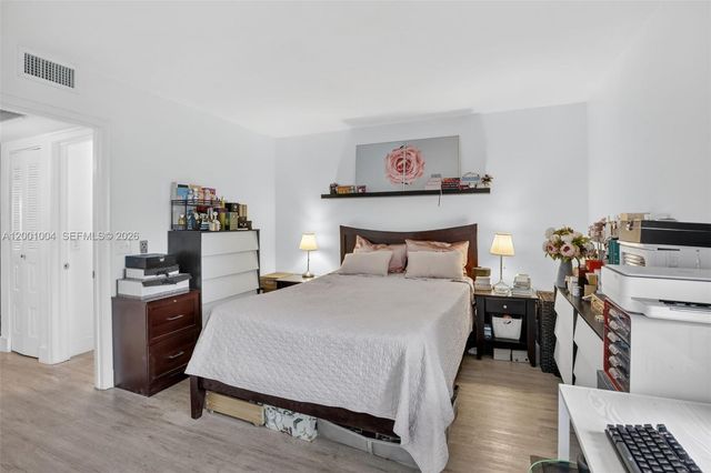 101 SW 132nd Way 213J, Pembroke Pines, FL 33027