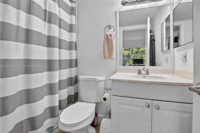 101 SW 132nd Way 213J, Pembroke Pines, FL 33027