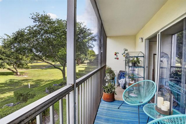 101 SW 132nd Way 213J, Pembroke Pines, FL 33027