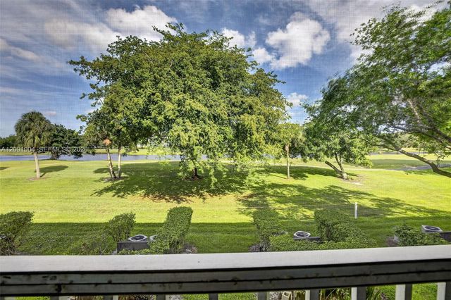 101 SW 132nd Way 213J, Pembroke Pines, FL 33027