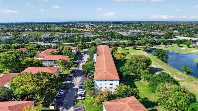 101 SW 132nd Way 213J, Pembroke Pines, FL 33027