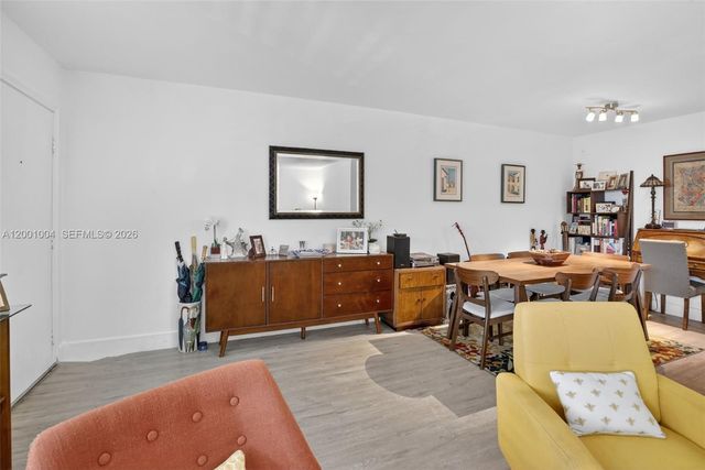 101 SW 132nd Way 213J, Pembroke Pines, FL 33027