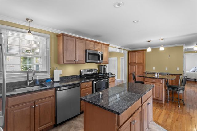 117 Brady Circle, Manchester, NH 03109