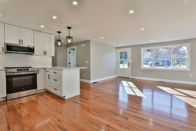 16 Palmer Road, Goffstown, NH 03045