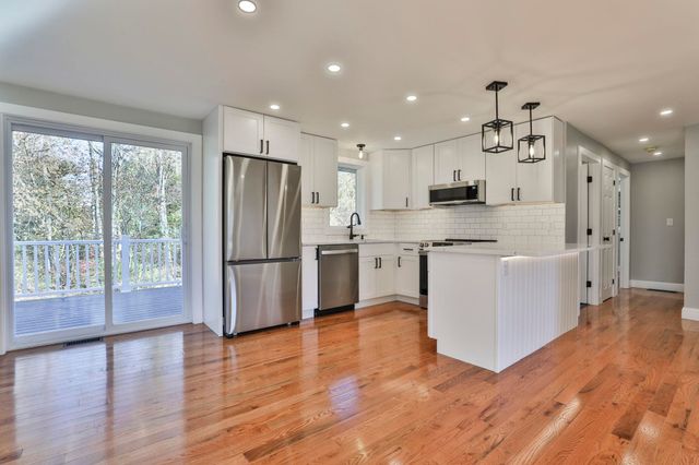 16 Palmer Road, Goffstown, NH 03045