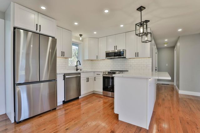 16 Palmer Road, Goffstown, NH 03045