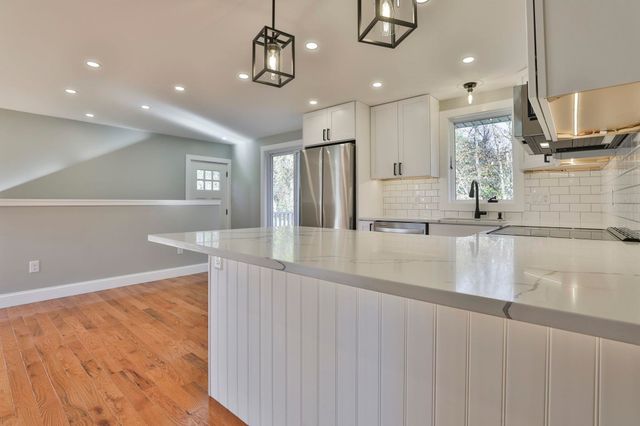 16 Palmer Road, Goffstown, NH 03045