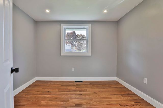 16 Palmer Road, Goffstown, NH 03045