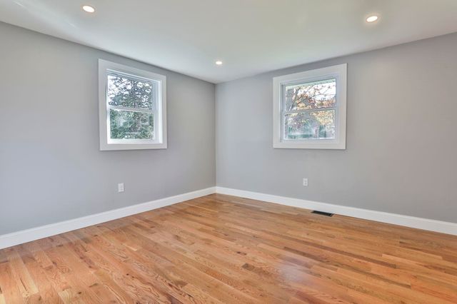 16 Palmer Road, Goffstown, NH 03045