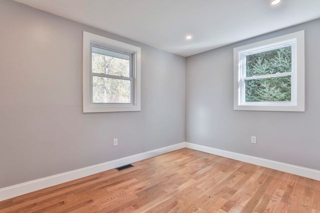 16 Palmer Road, Goffstown, NH 03045