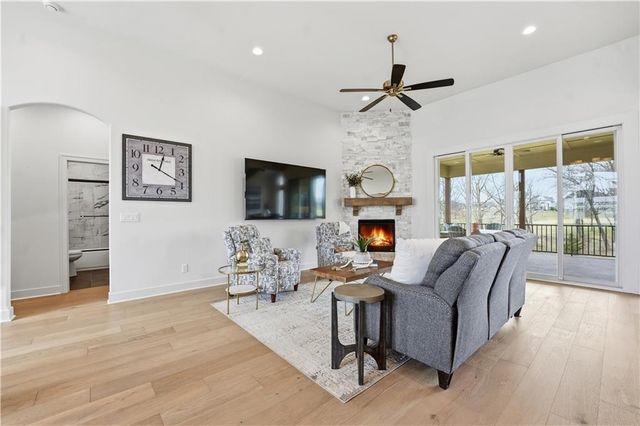 8605 NE 87th Terrace, Kansas City, MO 64157