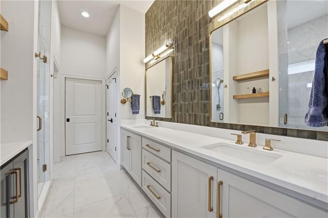 8605 NE 87th Terrace, Kansas City, MO 64157