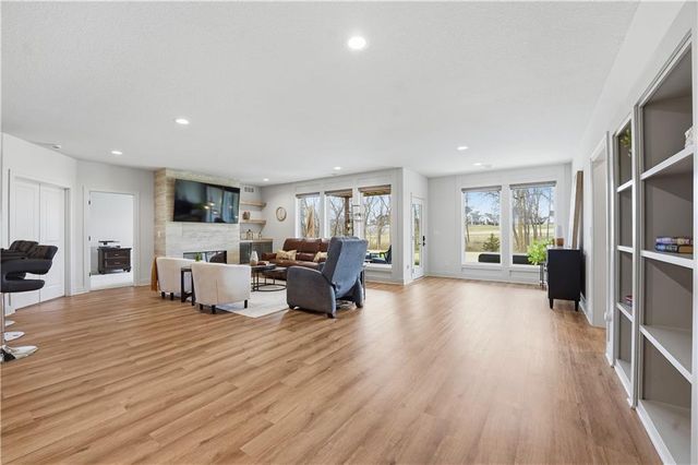 8605 NE 87th Terrace, Kansas City, MO 64157