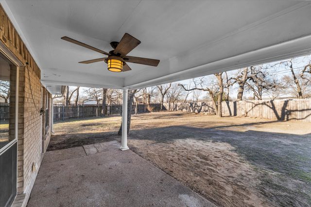 4339 Blackwell Street, Bellmead, TX 76705
